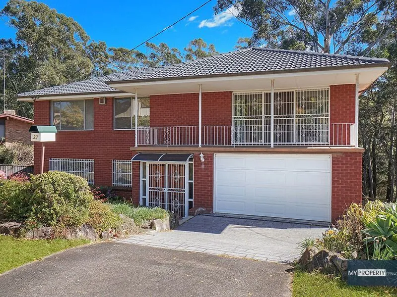 SPACIOUS FAMILY DELIGHT IN CARLINGFORD WEST SCHOOL CATCHMENT - (LAWN MOWING INCLUDED)