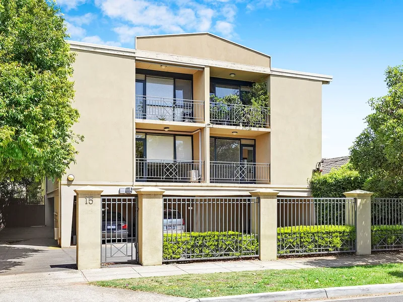 Stylish, Sun-Filled Living