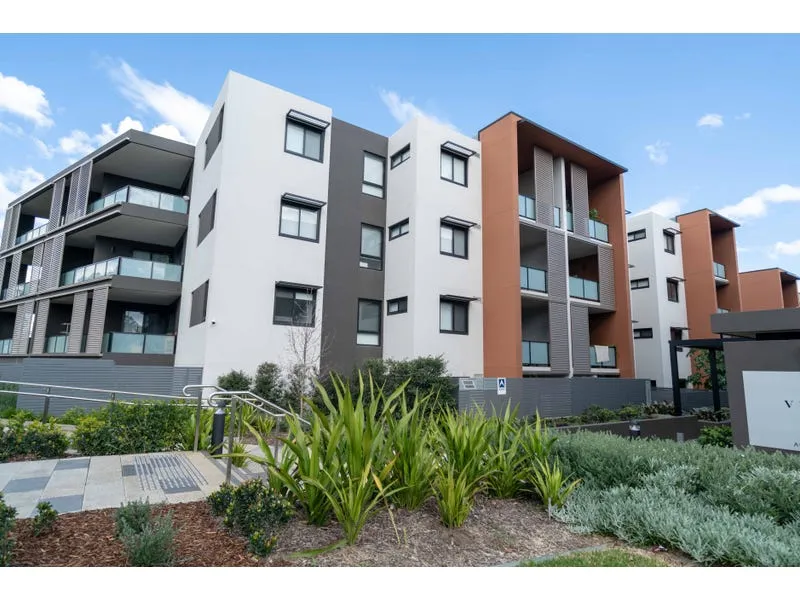 Simply Stunning Unit On Prime Location