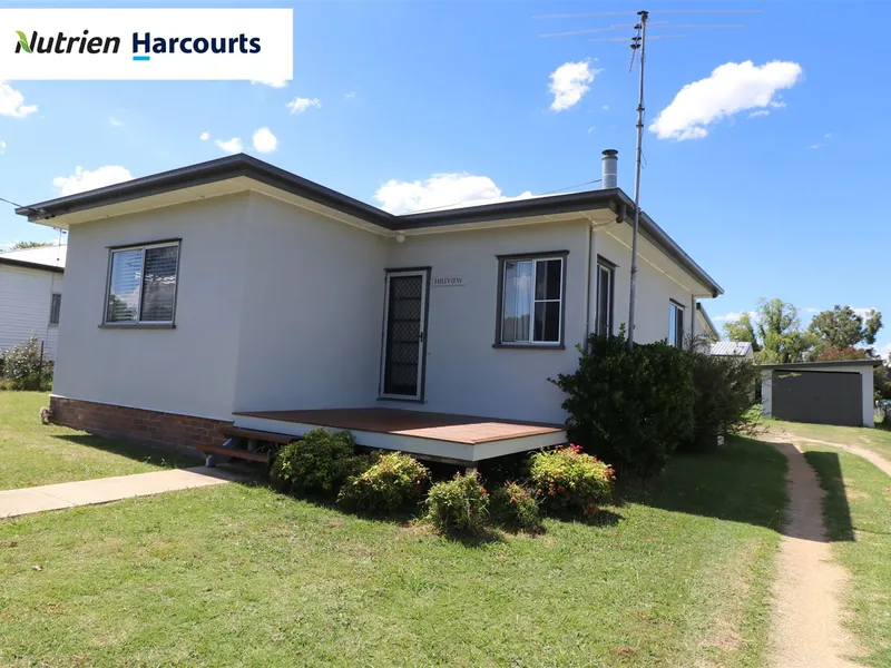 3 Bedroom in quiet location on 905m2 - Great Sheds!
