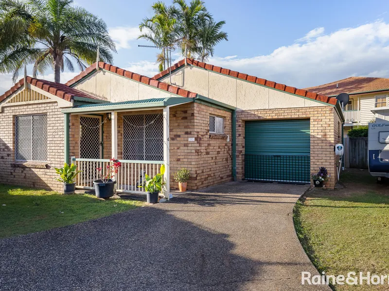 Prime Location - Thompsons Beach - Shops .... All within 300metres