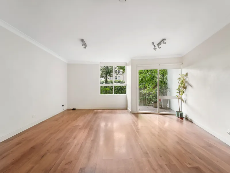 STYLISH, CONVENIENT. PRIVATE AND QUIET.