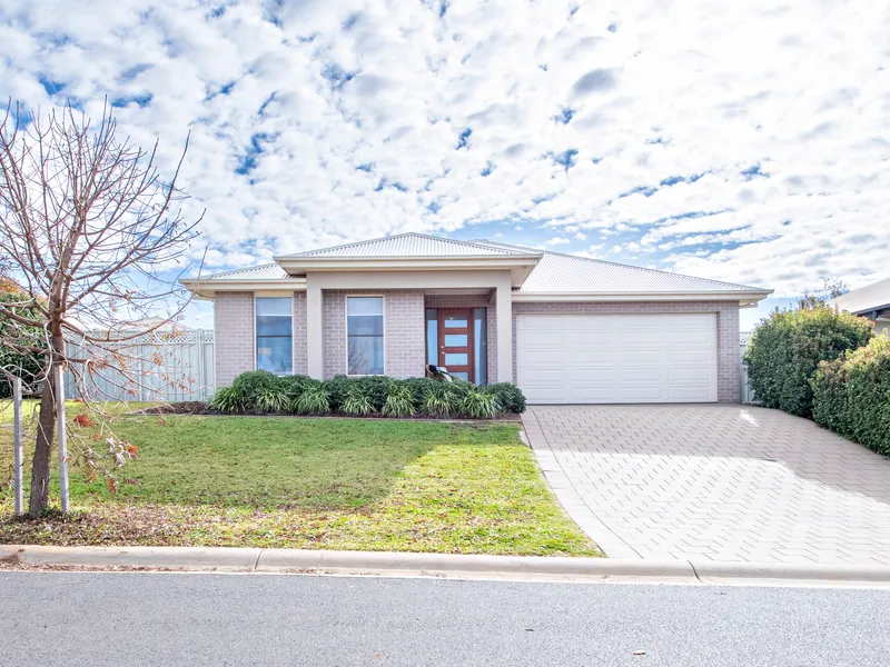 Family Residence | Pool | North Facing Living & Yard