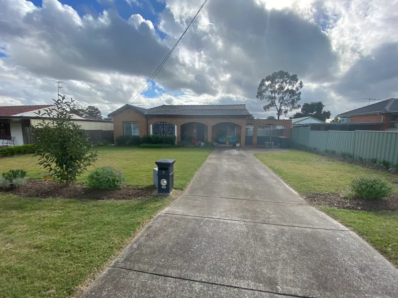 BEAUTIFULLY RENOVATED, SPACIOUS 4 BEDROOM HOME – PACKED WITH FEATURES!