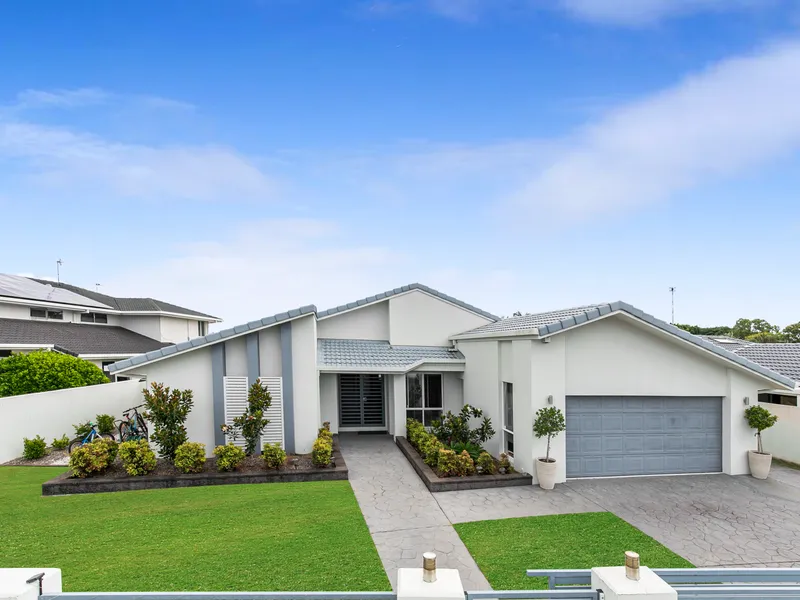 WATER FRONT LIVING! 3, 6 or 12 MONTH LEASE OPTIONS!