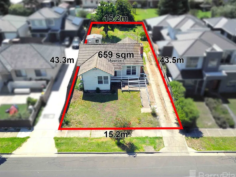 PLANS AND PERMITS APPROVED for 3 with 664m2!