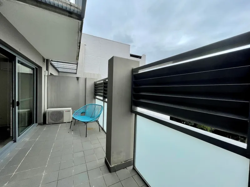 GREAT LIFESTYLE LOCATION, STROLL TO LOCAL CAFES, SYDNEY PARK, GYMS AND TRANSPORT