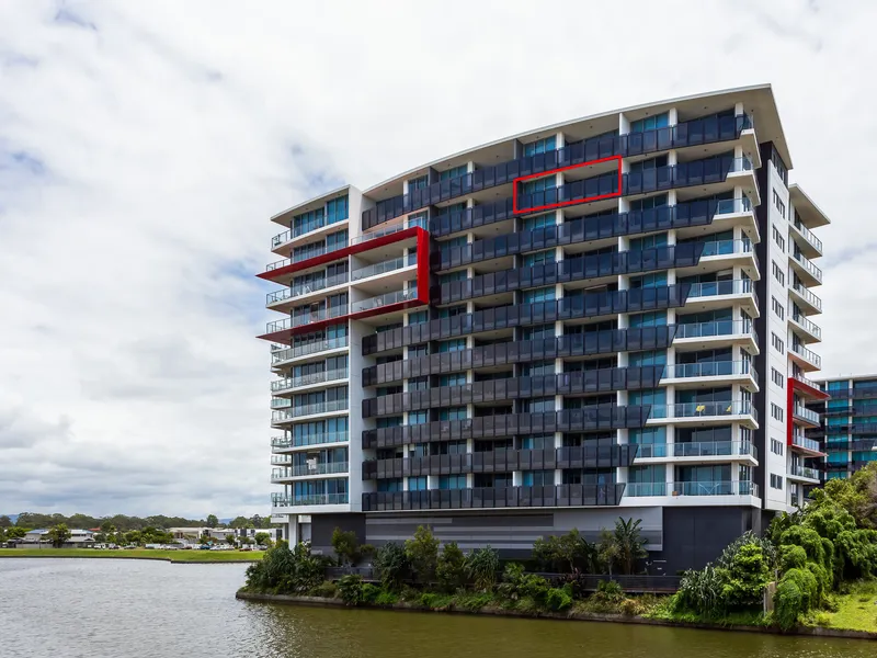 URGENT SALE - Ocean & Mountain View Apartment 