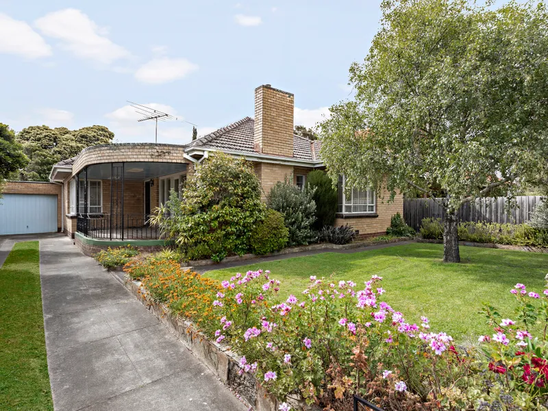 723sqm All-Original Garden Beauty!