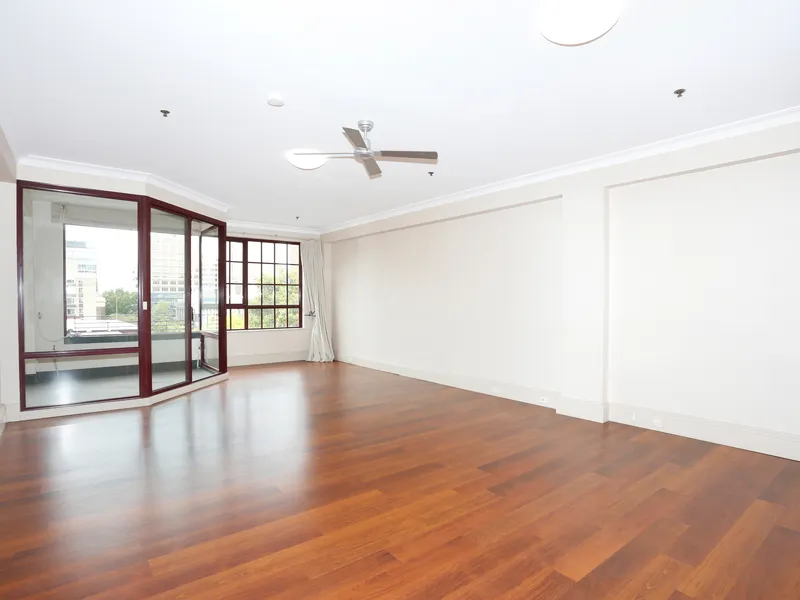 OVERSIZED & OUTSTANDING LOCATION