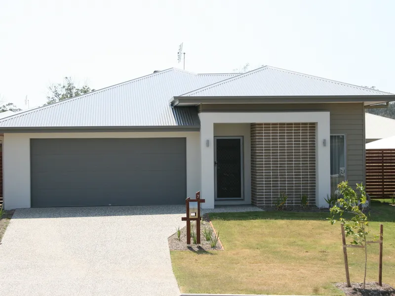 FAMILY HOME WITH SPACIOUS GARDEN IN COOMERA