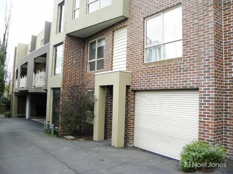 Easy Comfortable Living just Minutes from Eastland Shopping Centre