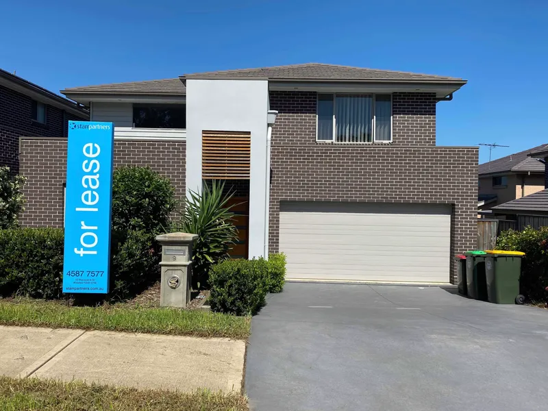 Feature Packed Family Home!!