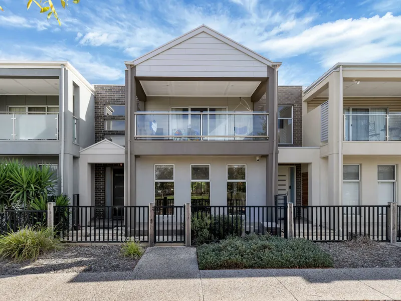 LUXURIOUS TORRENS TITLE TOWNHOUSE OPPOSITE A BEAUTIFUL RESERVE