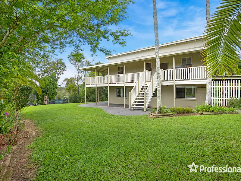 Much Loved 5 Acre Family Retreat To Call Home!