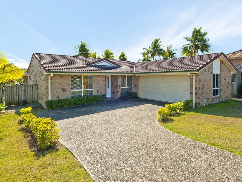 GARDEN MAINTANCE TAKEN CARE OF!! SPACIOUS 4 BEDROOM HOME WITH LARGE BALCONY