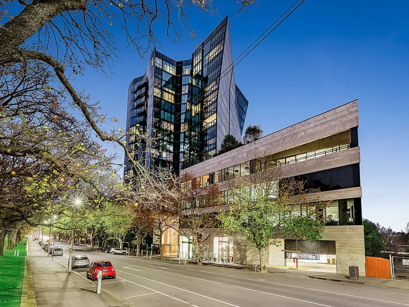 North-facing parkland sanctuary in contemporary luxury.