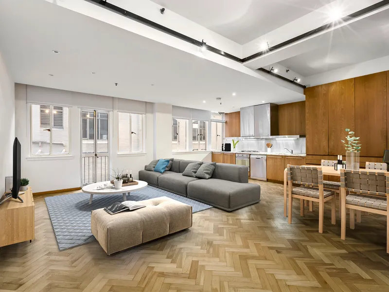 UNFURNISHED Large Art Deco Apartment in the heart of the CBD!