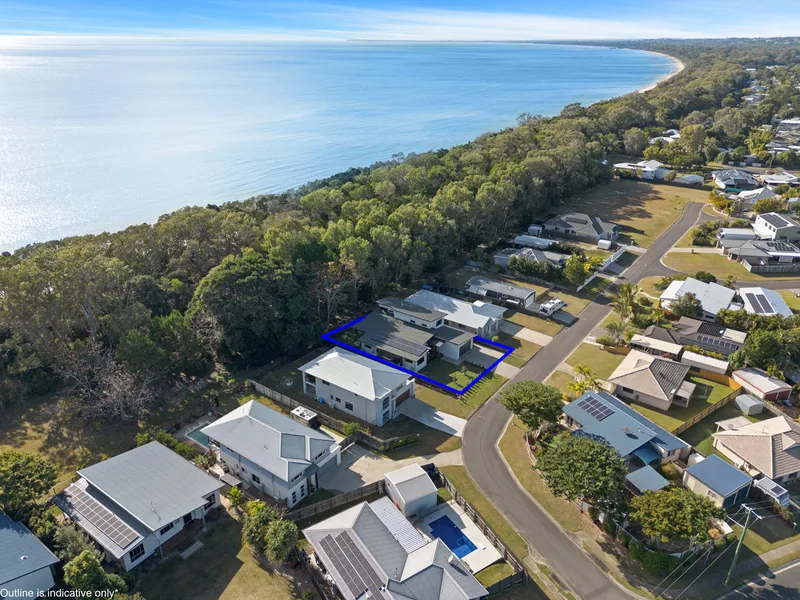 Immaculate Beachfront Property - Toogoom Beach Only Steps Away!