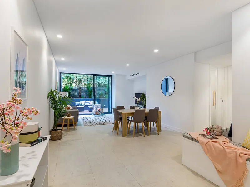 Stylish living & close to everything with room to move