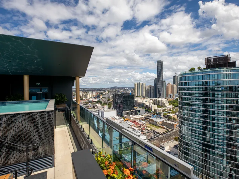 Modern inner-city apartment offering high rental returns