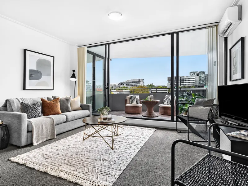 East Facing Apartment; Quality Development, Award-Winning Architects