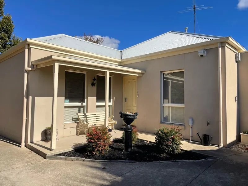 Townhouse in the heart of Geelong West