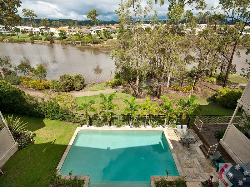 Luxury 3 bedroom plus Media room - Waterfront Apartment