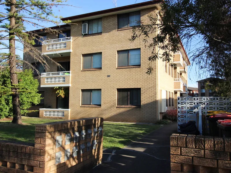 Nepean Village at you door step ! 2 bedroom unit now available