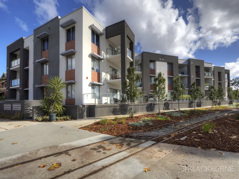 SPACIOUS APARTMENT IN A GREAT LOCATION!