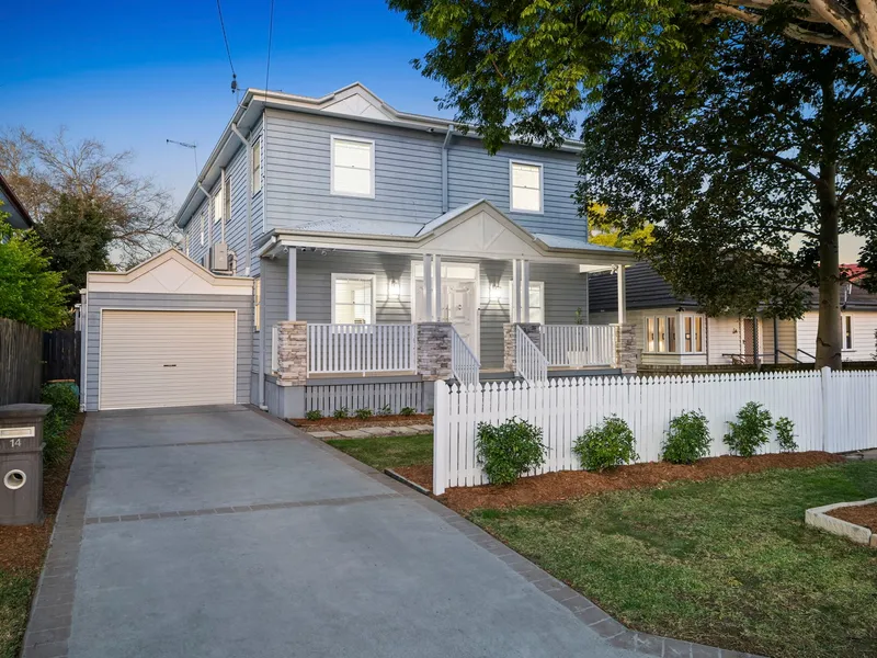 Fabulous family entertainer walking distance to schools and riverside parklands