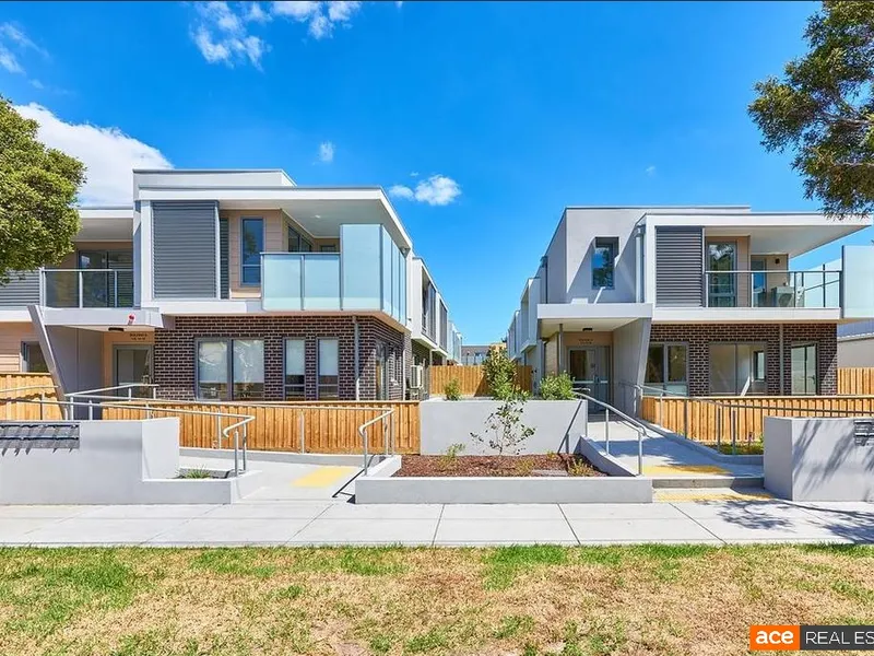 LUXURY & CONVENIENCE AT ITS FINEST!