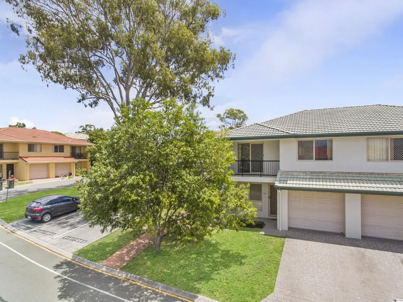 Modern Townhouse - Only 1 Neighbour!