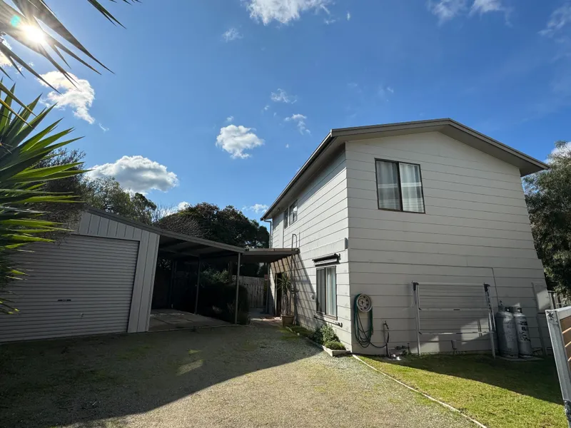 Coastal Living Awaits: 4-Bedroom Home in Prime Inverloch Location