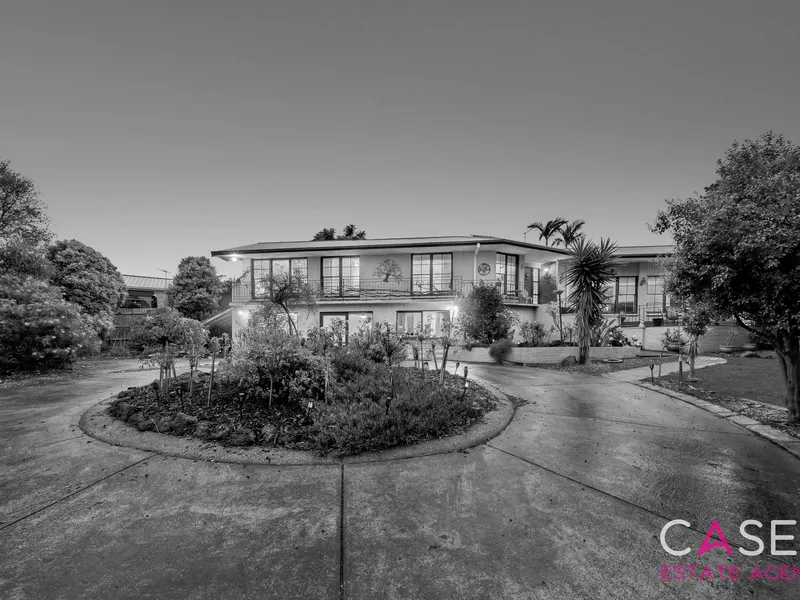 Rare Dual Living & Potential Redevelopment (S.T.C.A) Opportunity On Whopping 1517m2 approx. 