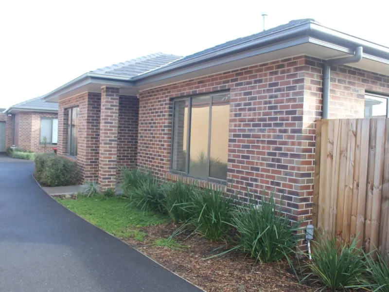 CUTE & POSITION PERFECT