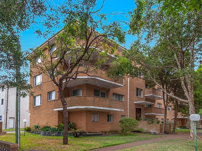 Modern Large 2 Bedroom Apartment