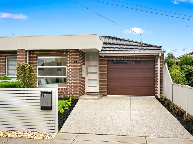 Contemporary Relaxed Living.