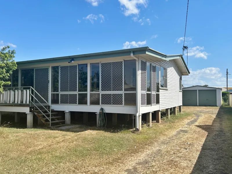 Three Bedroom Home Short Walk to Local Schools