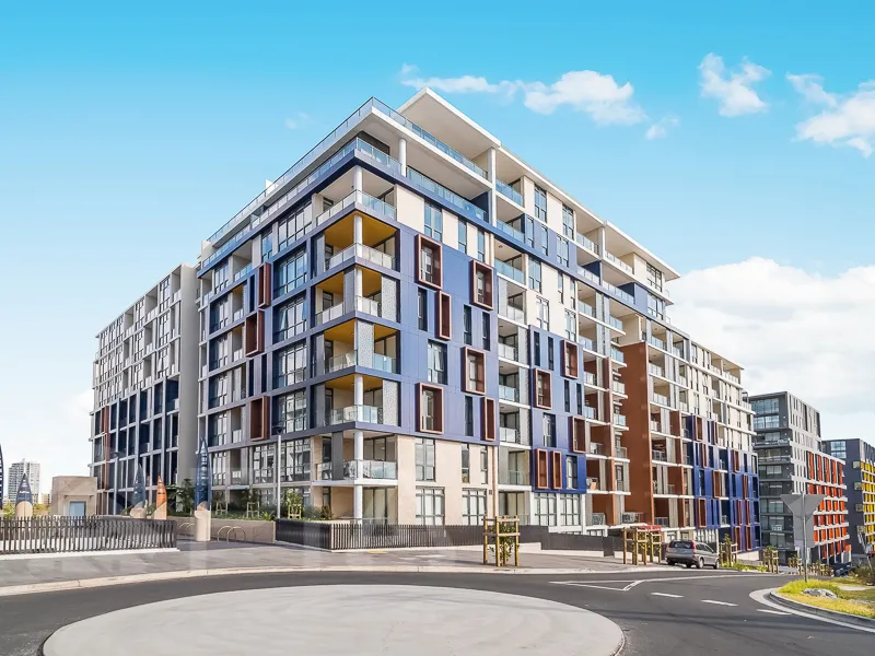 Near New Modern Apartment For Lease