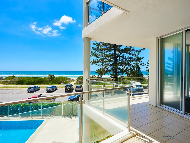 VOGUE Beachfront lifestyle
