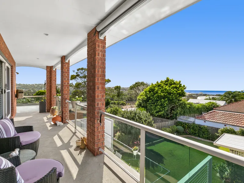 Grandeur Family Home Offering Dual Family Living