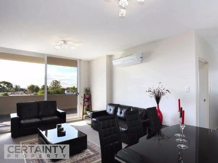 MODERN 2 BEDROOM APARTMENT WITH HUGE BALCONY!!