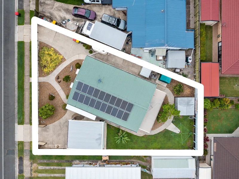 ATTENTION INVESTORS, DOWNSIZERS, FIRST HOME BUYERS - BONGAREE RESIDENCE AWAITS!