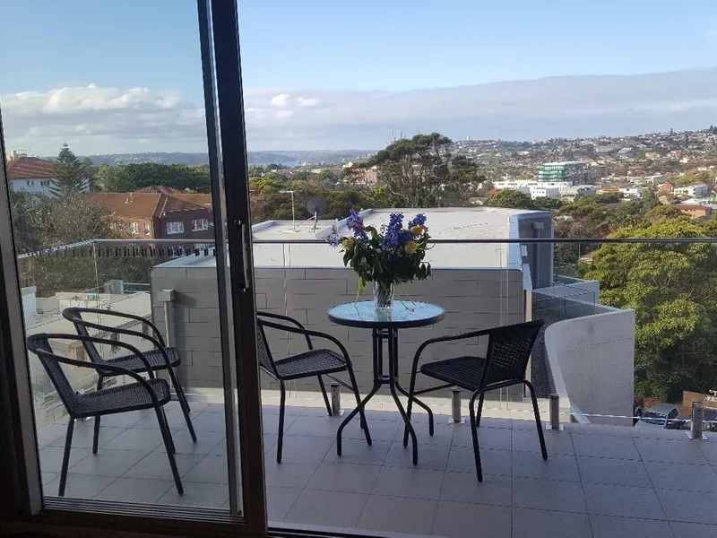 EXECUTIVE 2BEDROOM. FULLY FURNISHED APARTMENT. Security, Modern, Large, Sunny,  Balcony, VIEWS,  2 CAR SPACES.