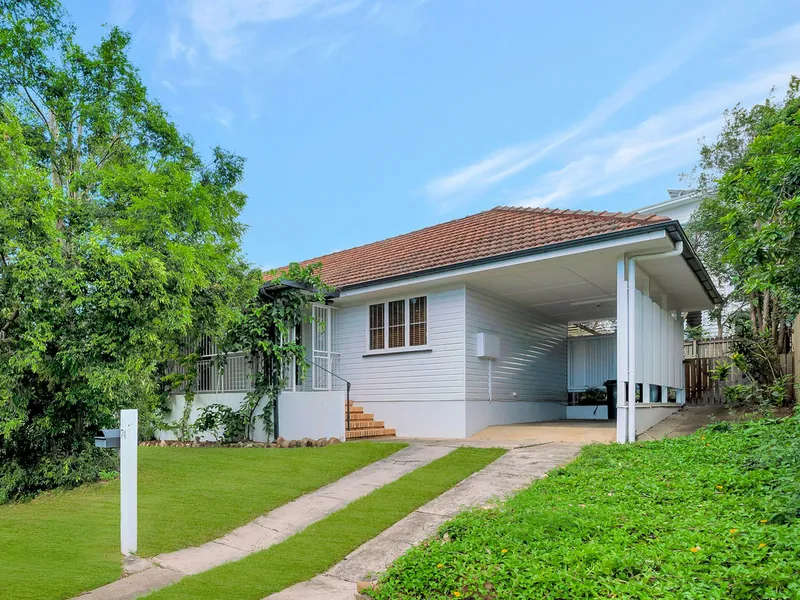 Quiet Residential Setting Close to Parkland
