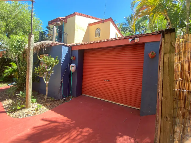 Rare Gem on Mango Avenue, Eimeo! – Must See!