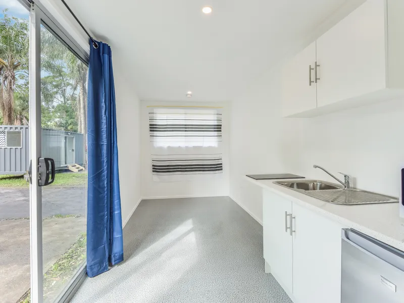 New Self Contained Studio Cabin with Parking.