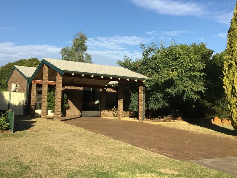 SPACIOUS FAMILY HOME IN PERFECT LOCATION