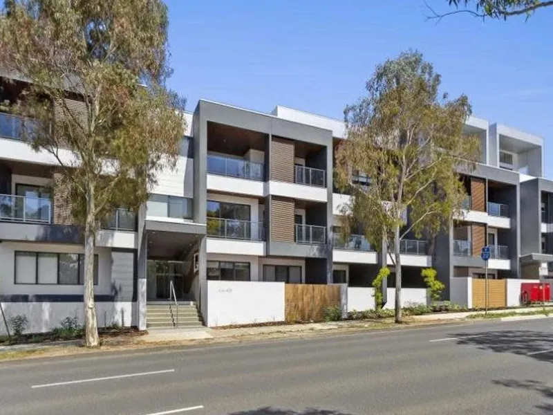 COMFORT TWO-BEDROOM APARTMENT CLOSE TO MONASH UNI